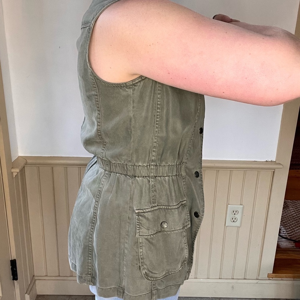 Kenneth Cole Reaction Olive Green Tencel Military Cargo Lightweight Vest Sz S - Picture 4 of 10